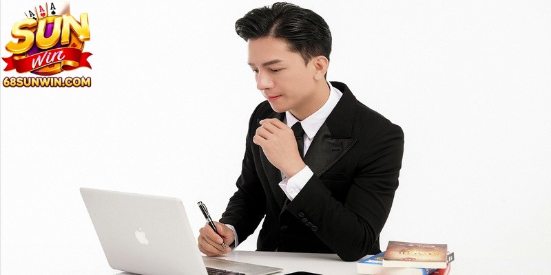 Chặng đường rèn luyện của CEO ấn tượng với nhiều dấu mốc nổi bật
